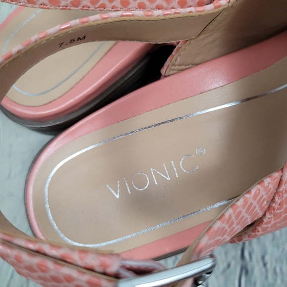 VIONIC | Ella pebble leather dusty pink toe loop ankle strap comfort sandal - Picture 9 of 10